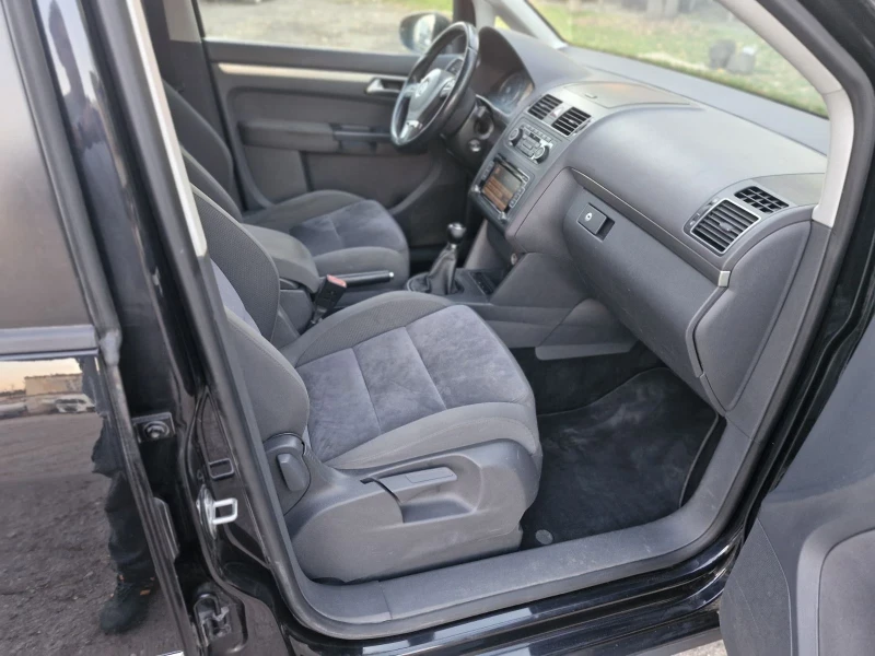 VW Touran 2.0 TDI HIGHLINE, снимка 8 - Автомобили и джипове - 52588257