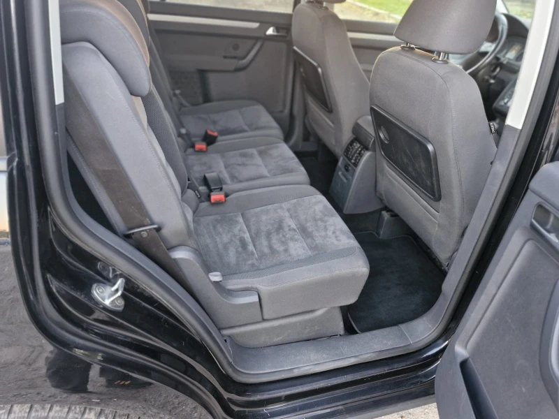 VW Touran 2.0 TDI HIGHLINE, снимка 10 - Автомобили и джипове - 52588257