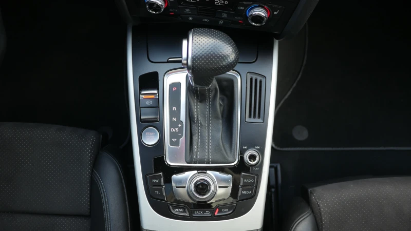 Audi A4 Quattro S-Line, снимка 12 - Автомобили и джипове - 52397992