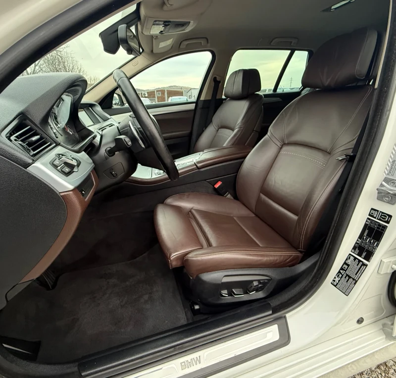 BMW 530 258кс * X-Drive* * SAT* * HUD* * Face-Lift* , снимка 13 - Автомобили и джипове - 52448062
