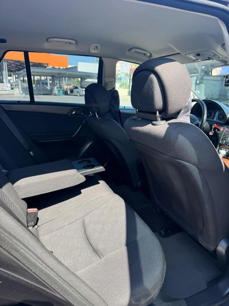 Mercedes-Benz C 220, снимка 10 - Автомобили и джипове - 52907034