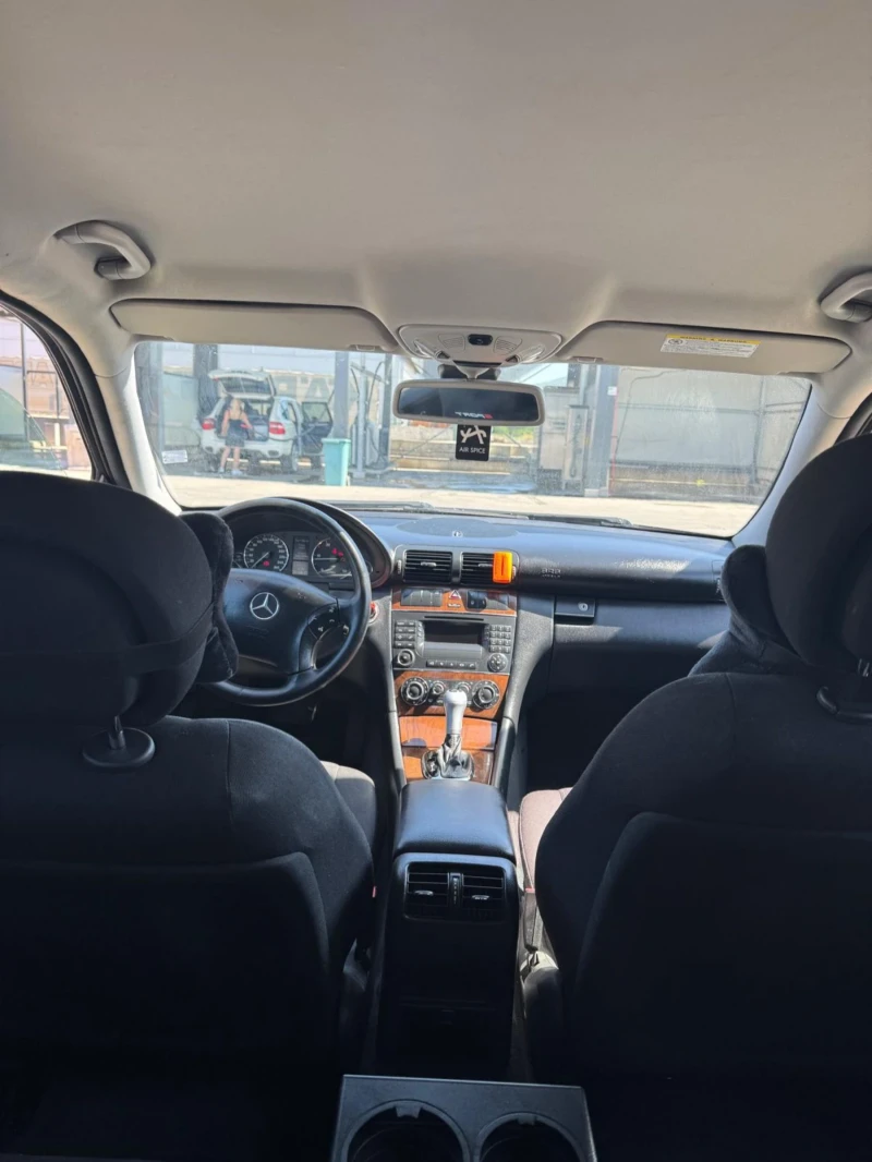 Mercedes-Benz C 220, снимка 9 - Автомобили и джипове - 52907034