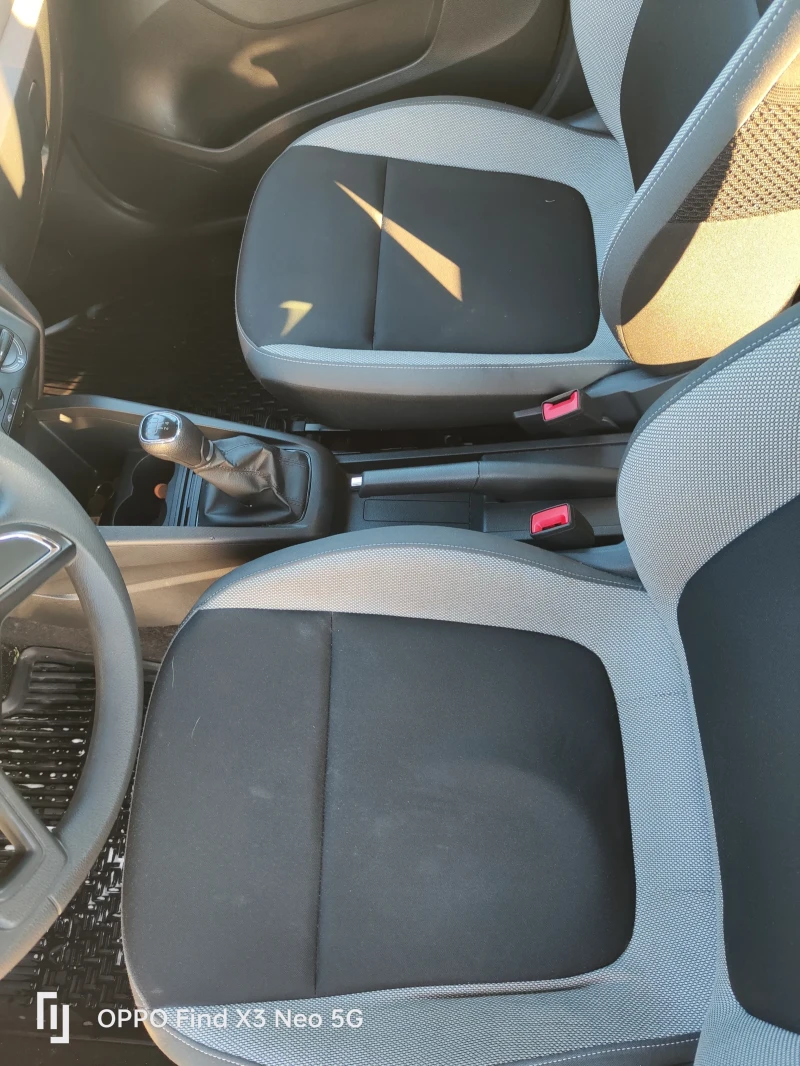 Skoda Fabia, снимка 10 - Автомобили и джипове - 52981364