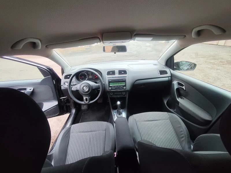 VW Polo 1.6 TDI АВТОМАТИК, снимка 8 - Автомобили и джипове - 53212944