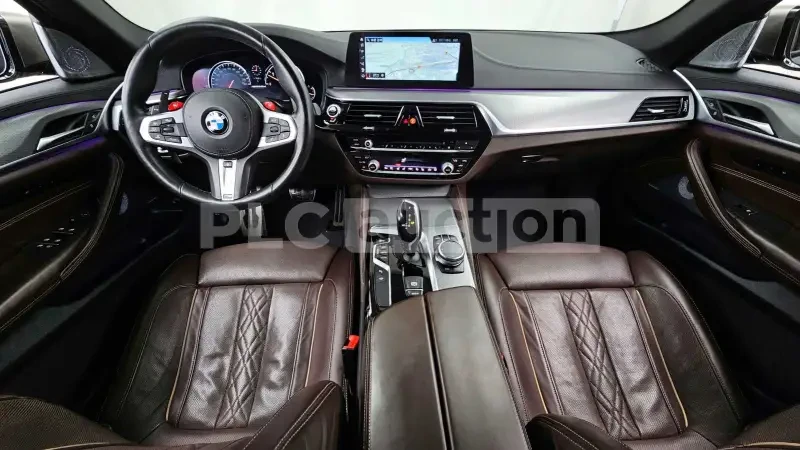 BMW 550 d xDrive | HEAD-UP | DISTRONIC | ОБДУХ | PANO , снимка 2 - Автомобили и джипове - 54247669