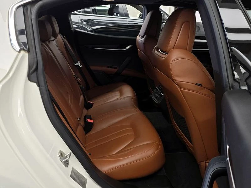 Maserati Ghibli КРАЙНА ЦЕНА: 20429 EUR !!!РЕАЛНА КРАЙНА ЦЕНА!!!, снимка 12 - Автомобили и джипове - 55968558
