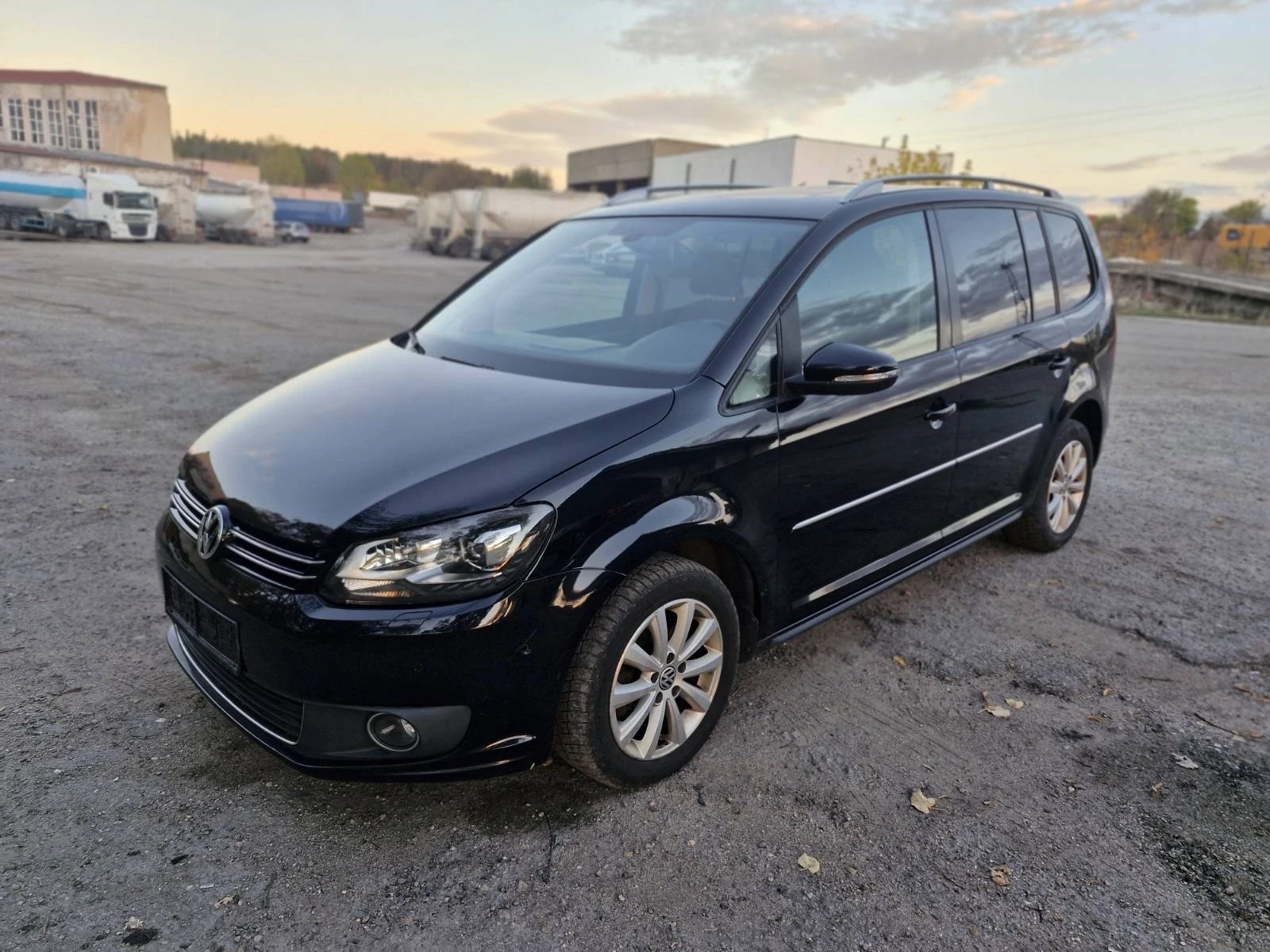 VW Touran 2.0 TDI HIGHLINE, снимка 1