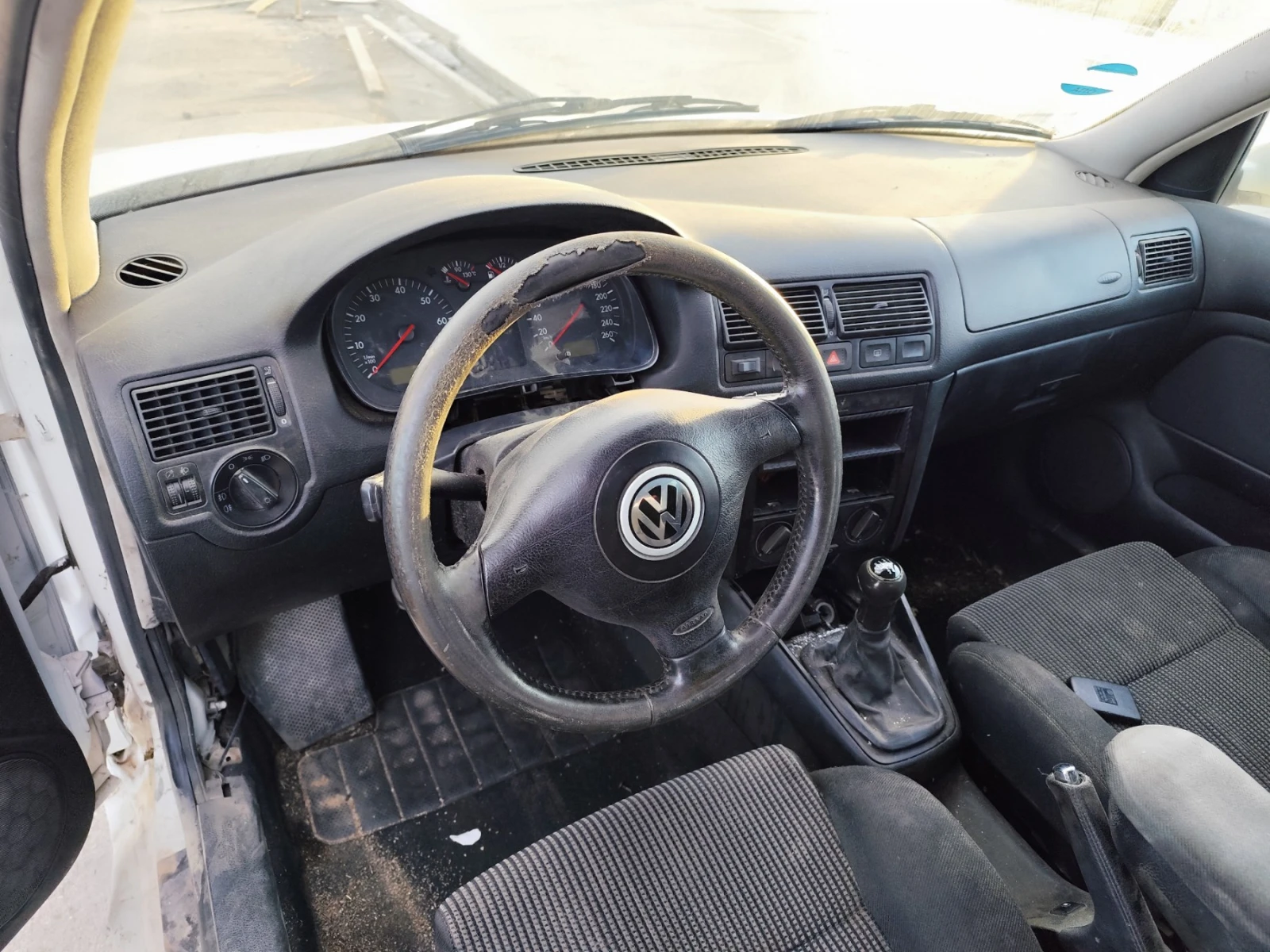 VW Golf 1.6 - изображение 5