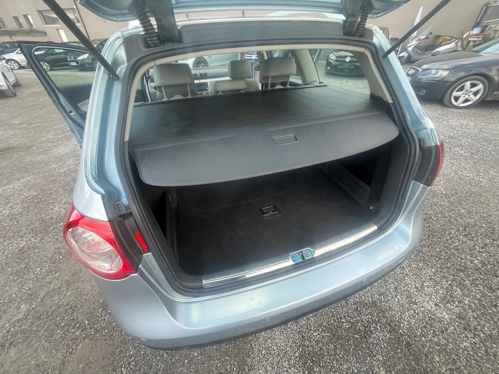 VW Passat 2.0 TDI Highline - изображение 8