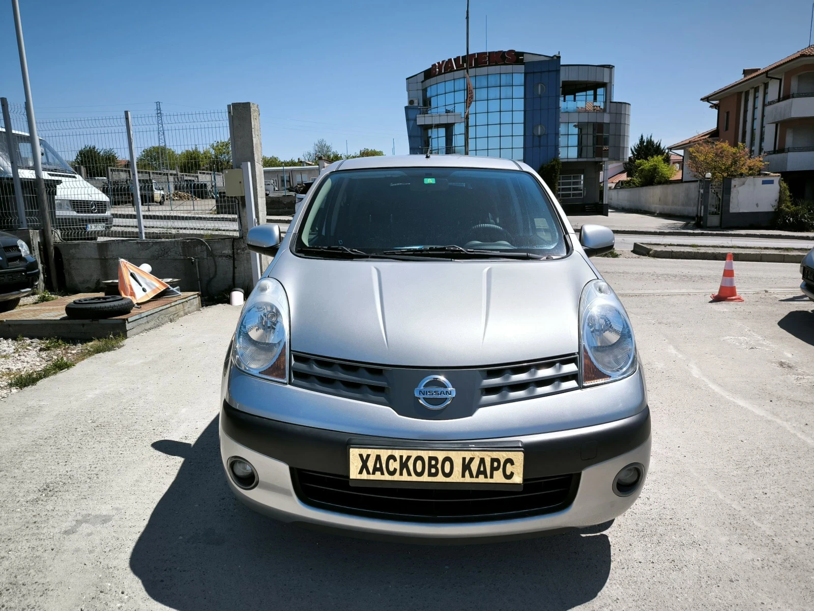 Nissan Note 1.6i - изображение 2