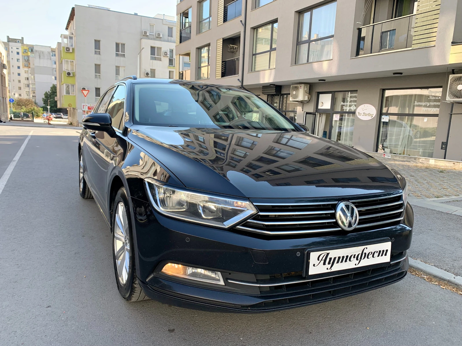 VW Passat 2.0TDI DSG DISTRONIC НАВИ КАМЕРА - изображение 2