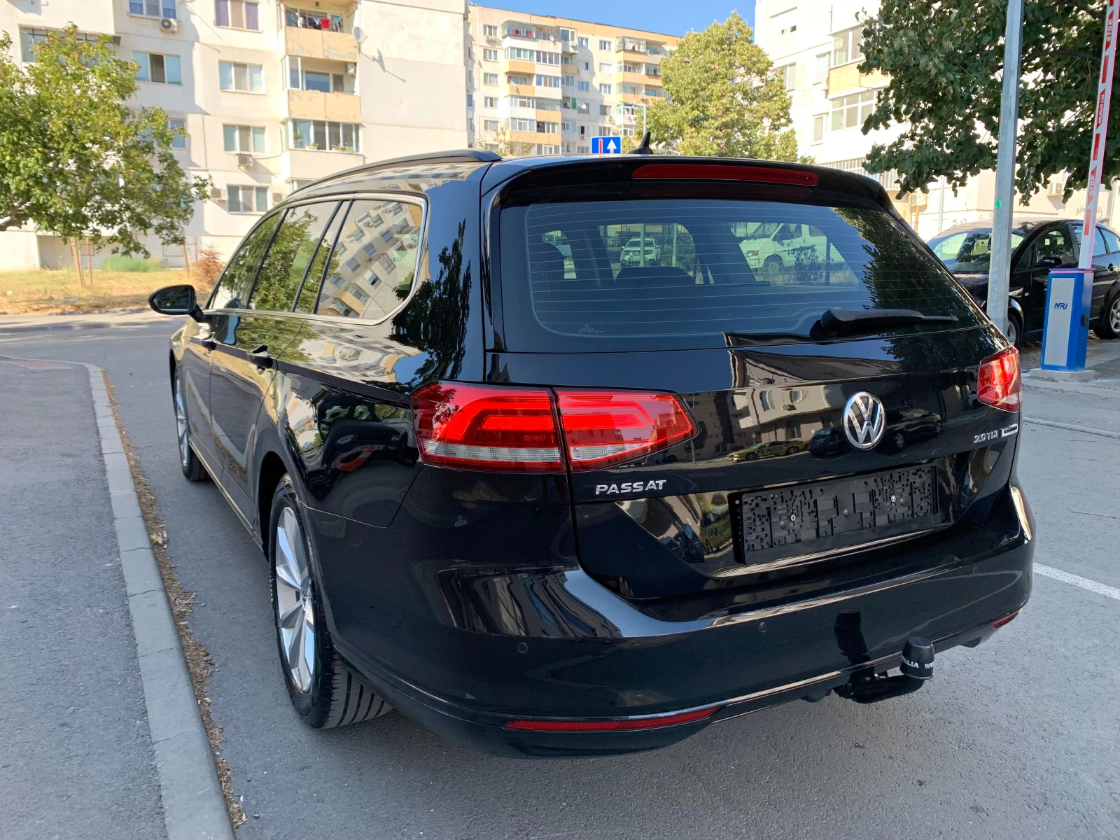 VW Passat 2.0TDI DSG DISTRONIC НАВИ КАМЕРА - изображение 3