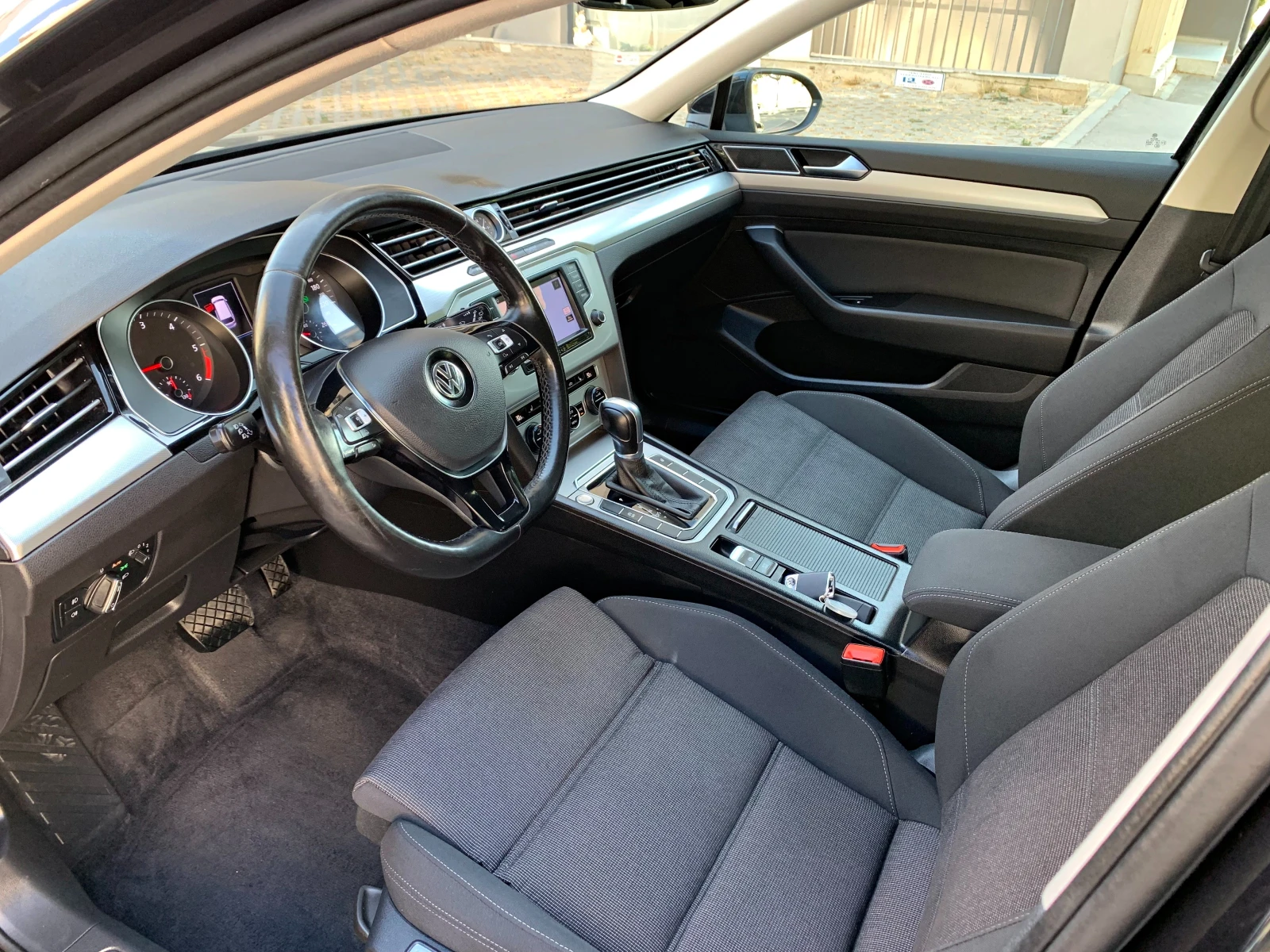 VW Passat 2.0TDI DSG DISTRONIC НАВИ КАМЕРА - изображение 7