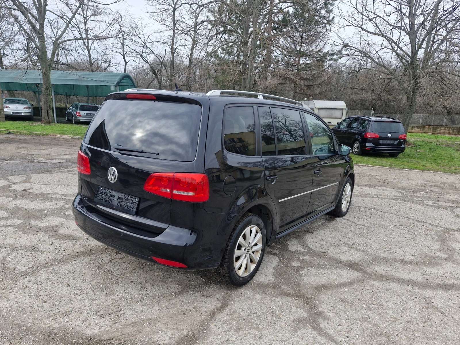 VW Touran 2.0 TDI HIGHLINE - изображение 4