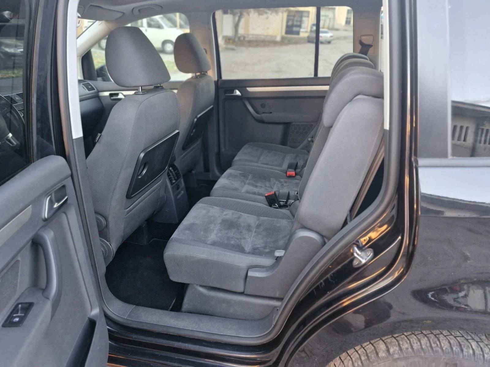 VW Touran 2.0 TDI HIGHLINE | Mobile.bg   11