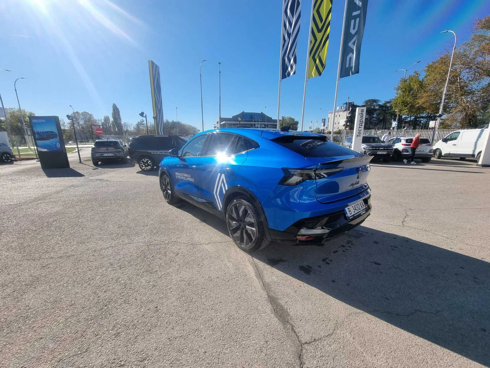 Renault Rafale E-tech Plug-in hybrid | Mobile.bg   7