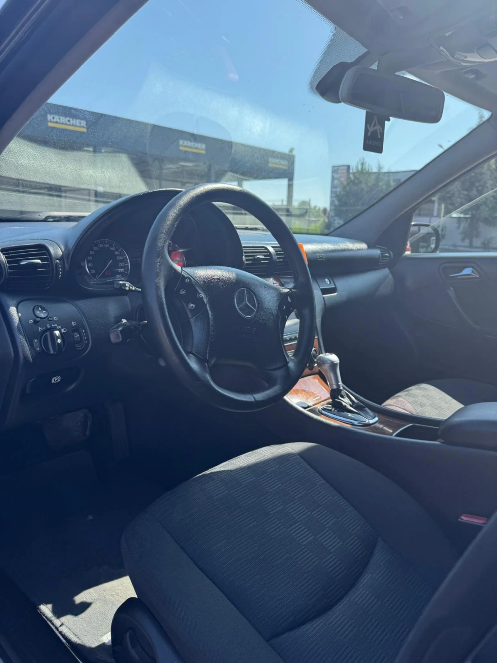 Mercedes-Benz C 220  - изображение 8