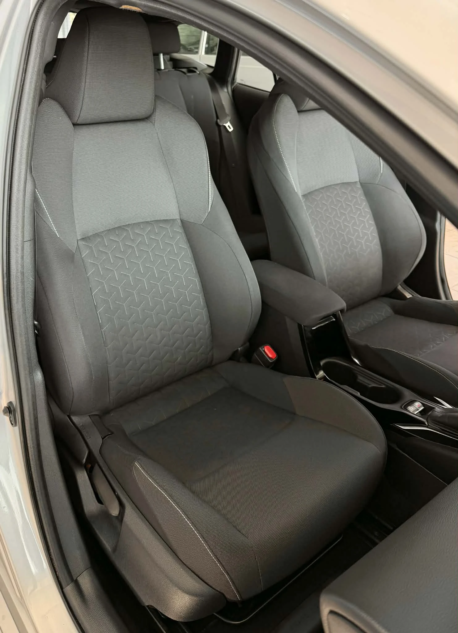 Toyota Corolla ГАРАНЦИОННА /1.8 FULL HYBRID HSD, снимка 16 - Автомобили и джипове - 53798225