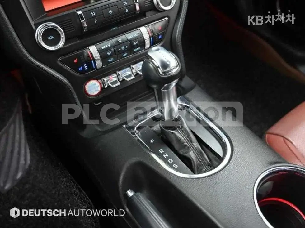 Ford Mustang 2.3 ECOBOOST* КОЖА* ПОДГРЕВИ* ОБДУХВАНЕ* НАВИГАЦИЯ, снимка 17 - Автомобили и джипове - 53988560