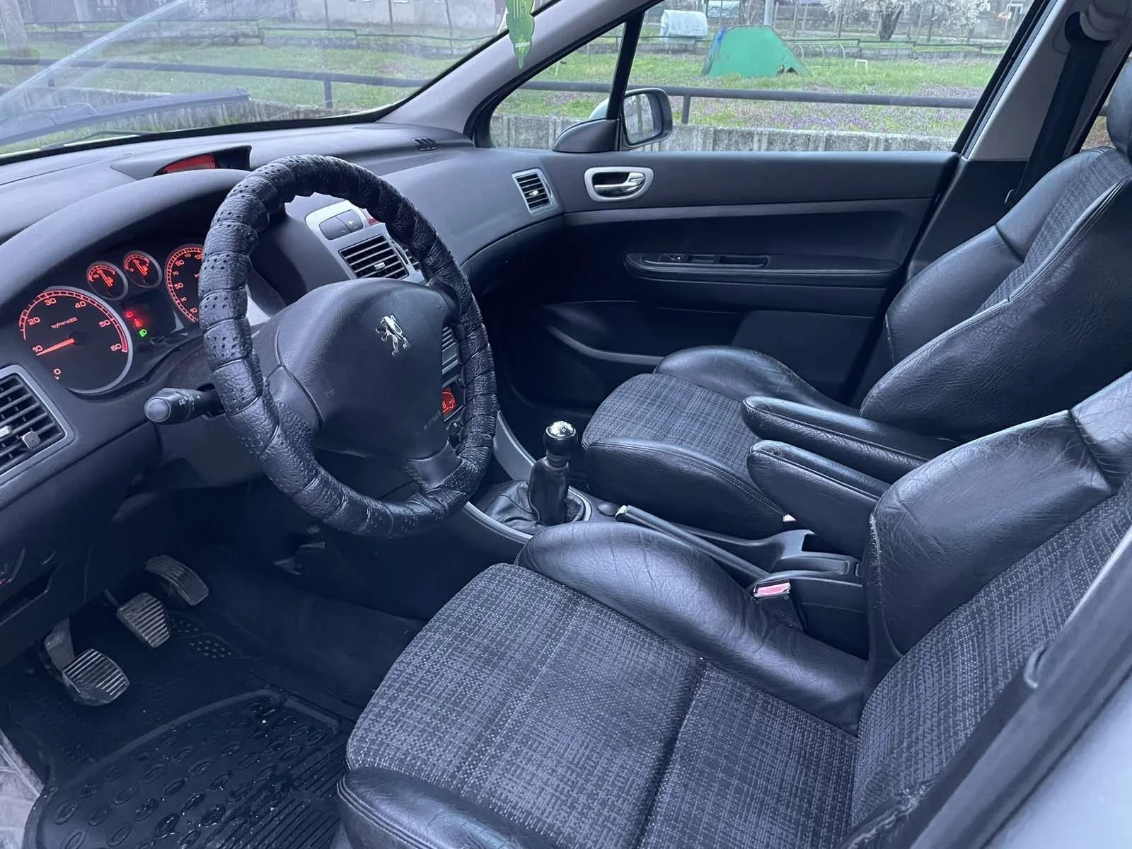 Peugeot 307 2.0HDi, снимка 12 - Автомобили и джипове - 54074127