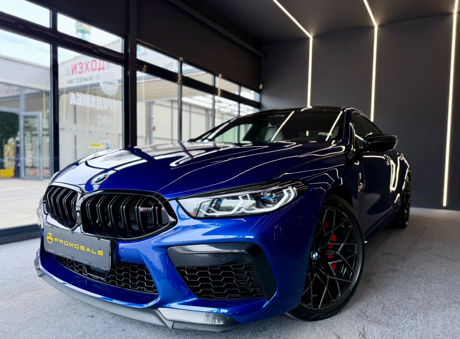 BMW M8 Competition* B&W* Carbon* Гаранционен* Лизинг, снимка 3 - Автомобили и джипове - 54748017