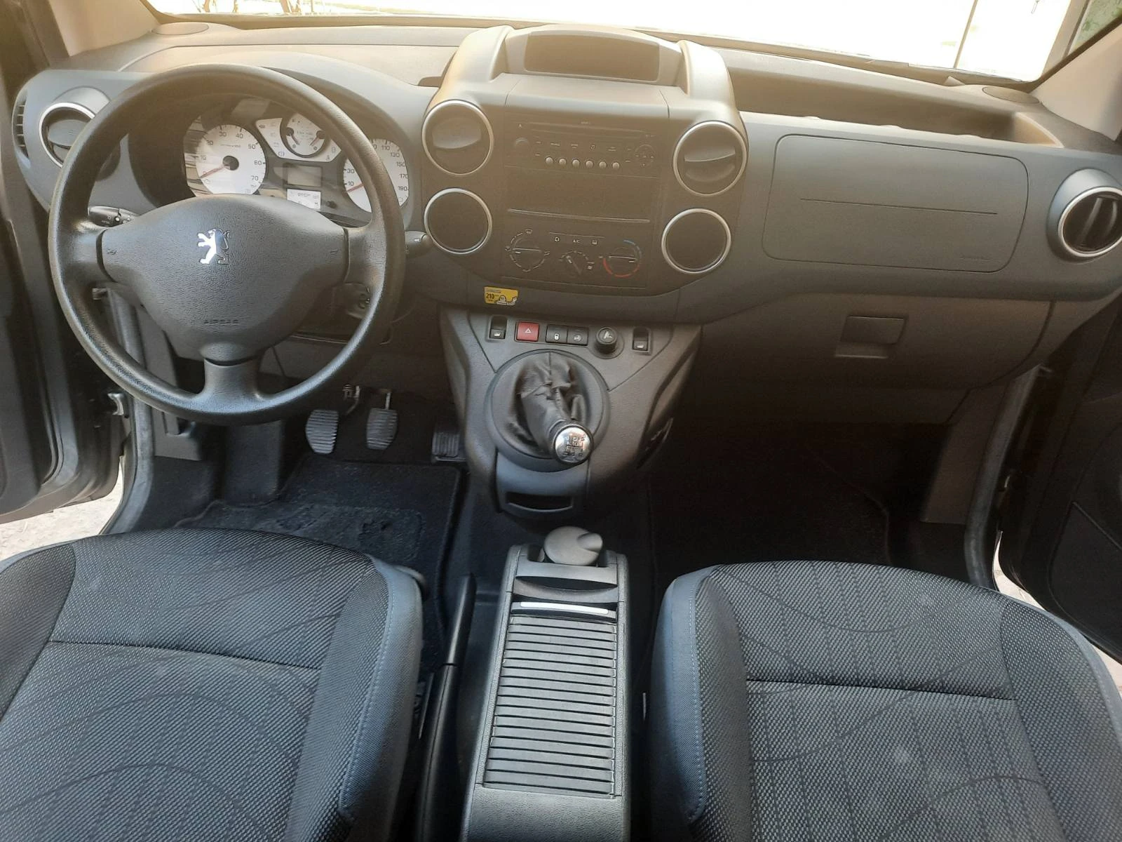 Peugeot Partner Tepee, снимка 10 - Автомобили и джипове - 55187255