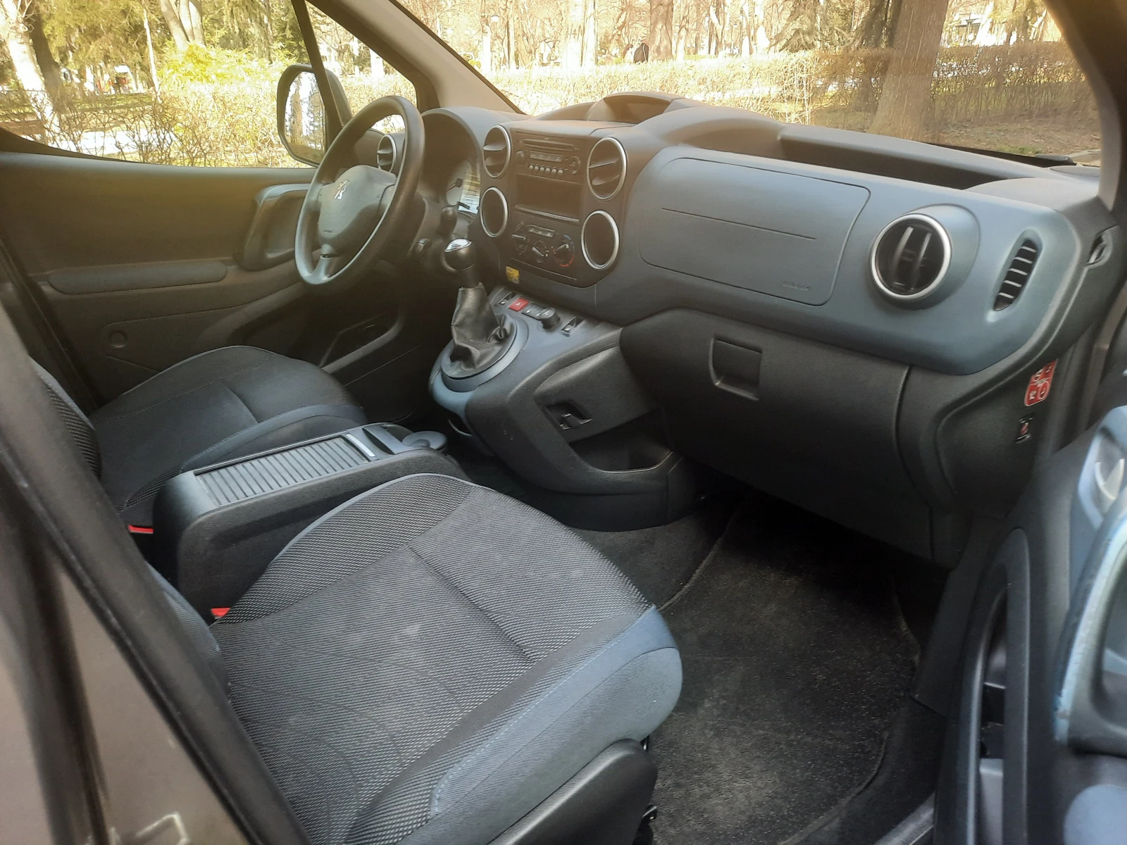 Peugeot Partner Tepee, снимка 11 - Автомобили и джипове - 55187255