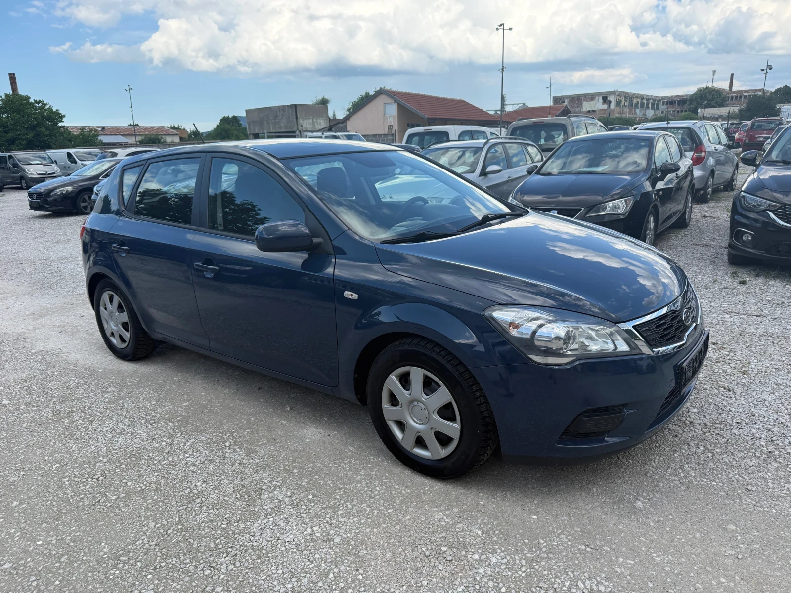 Kia Ceed 1.4 ECO Dynamics, снимка 4 - Автомобили и джипове - 55544063