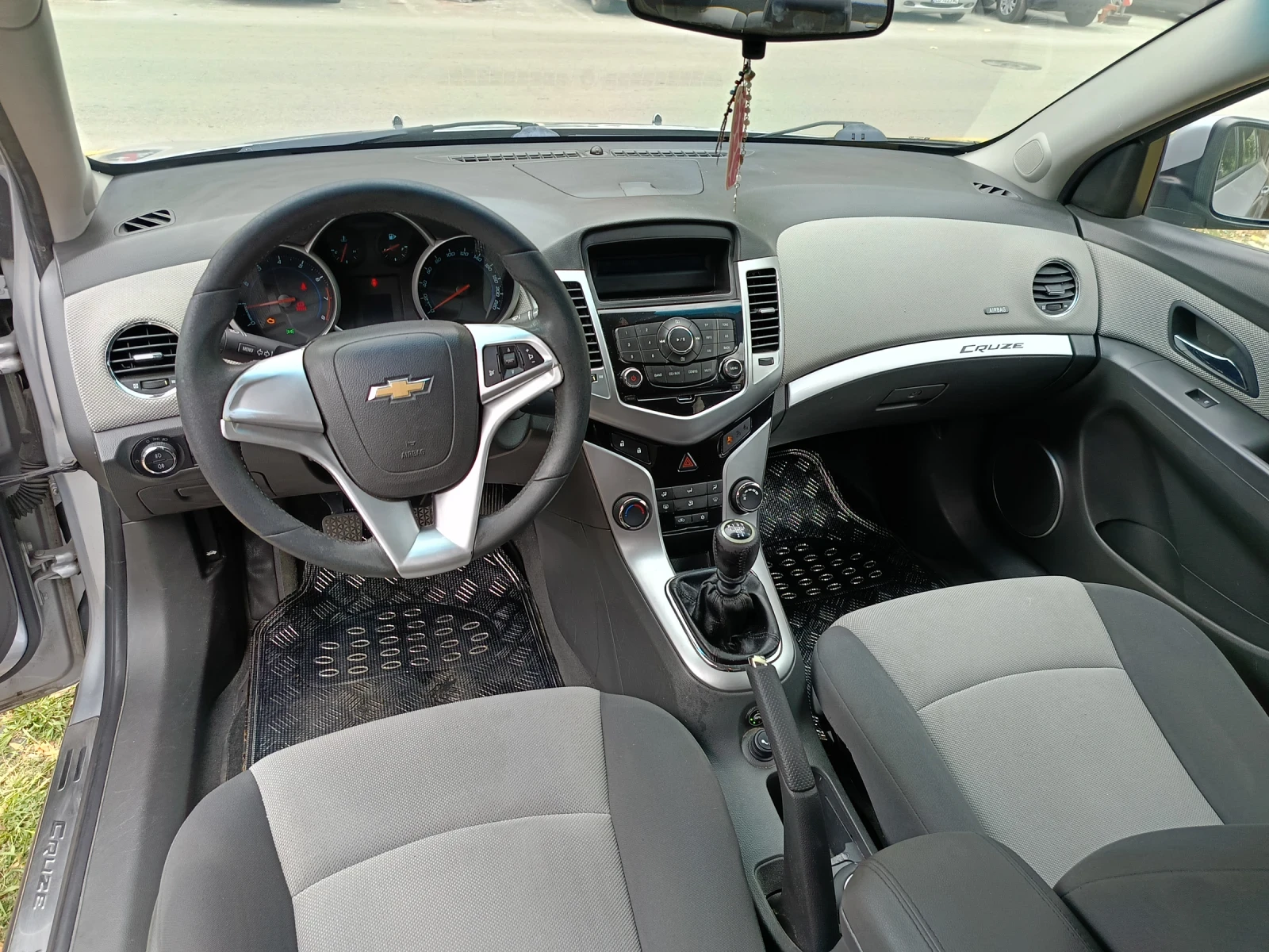 Chevrolet Cruze 1.6 газ, снимка 9 - Автомобили и джипове - 55557760