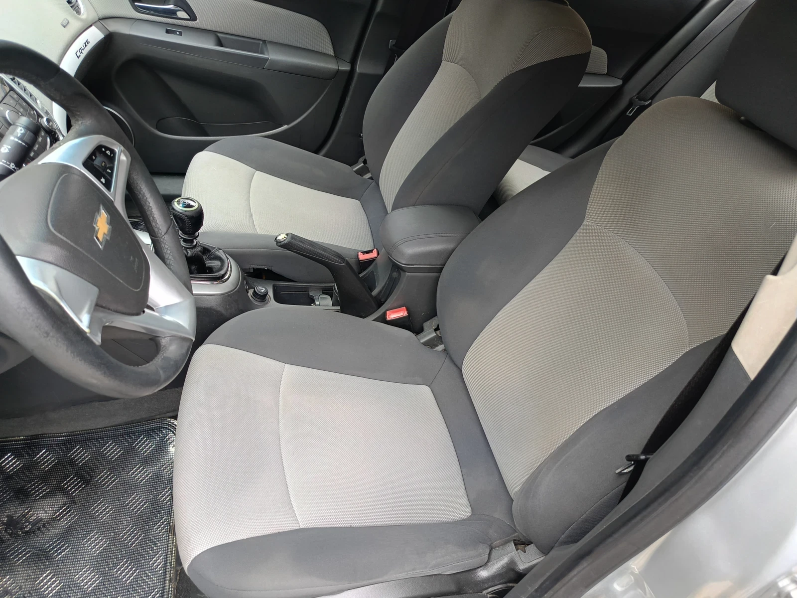 Chevrolet Cruze 1.6 газ, снимка 6 - Автомобили и джипове - 55557760