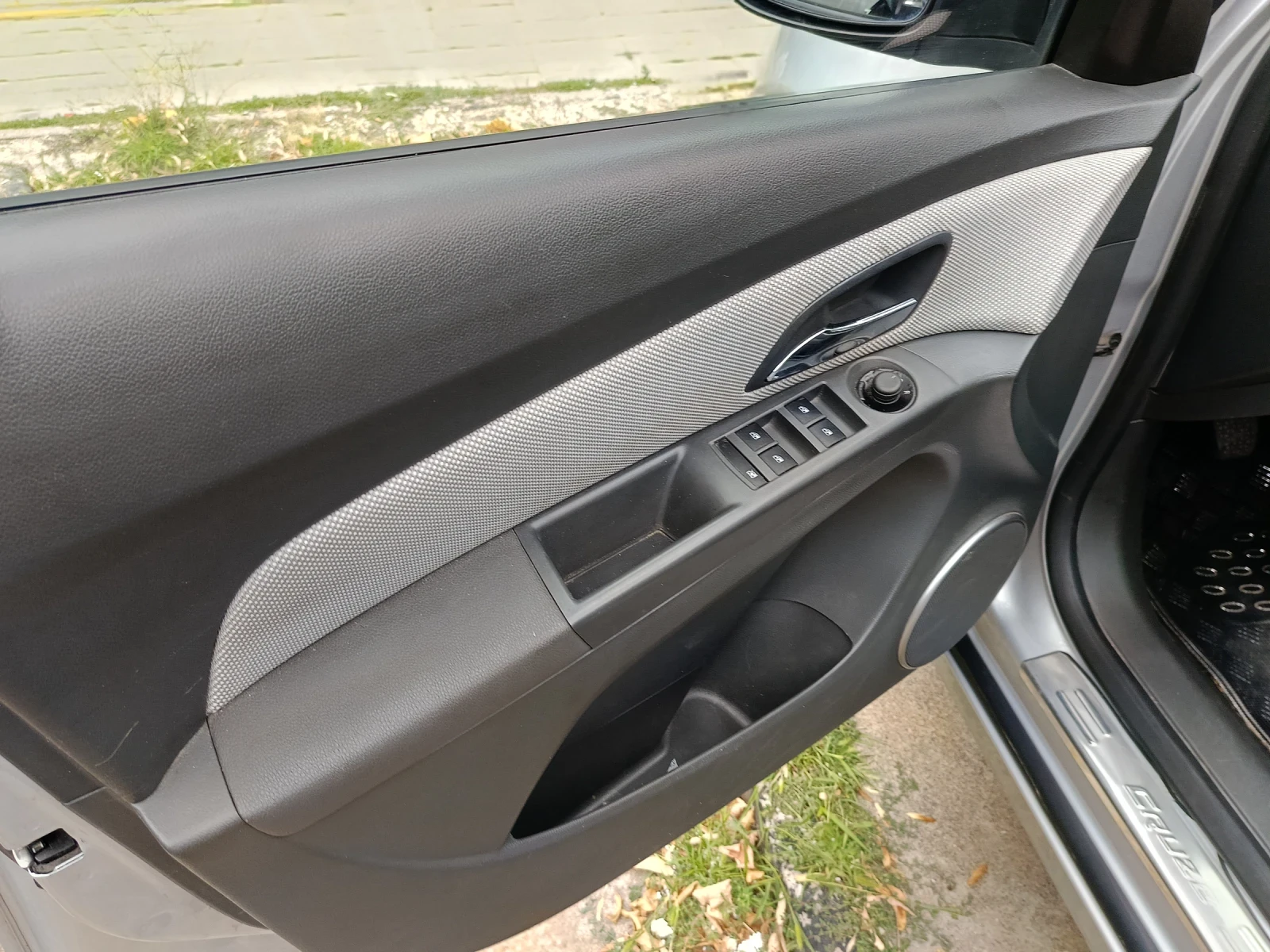Chevrolet Cruze 1.6 газ, снимка 7 - Автомобили и джипове - 55557760