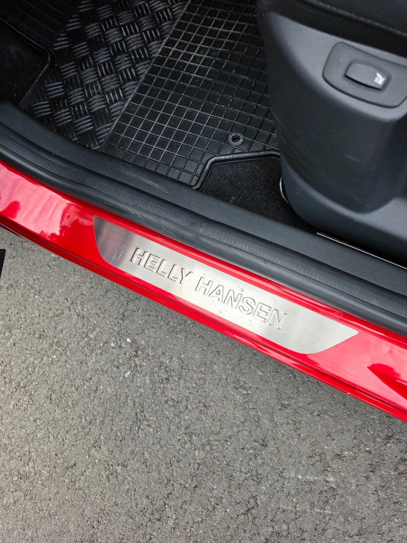 Renault Captur HELLY HANSEN, снимка 4 - Автомобили и джипове - 55578725