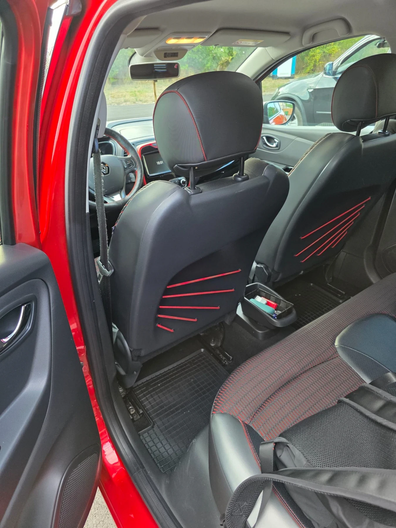 Renault Captur HELLY HANSEN, снимка 7 - Автомобили и джипове - 55578725