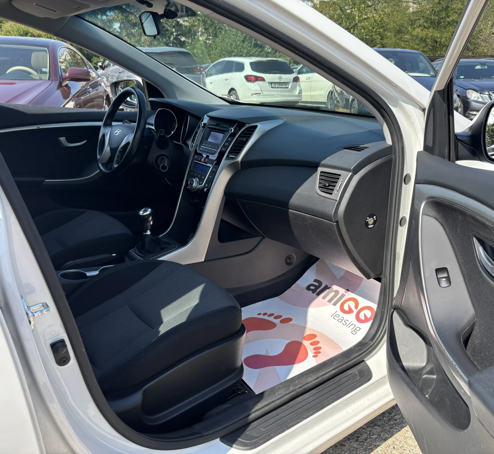 Hyundai I30 1.6 CRDI 128 к.с , снимка 13 - Автомобили и джипове - 55655471