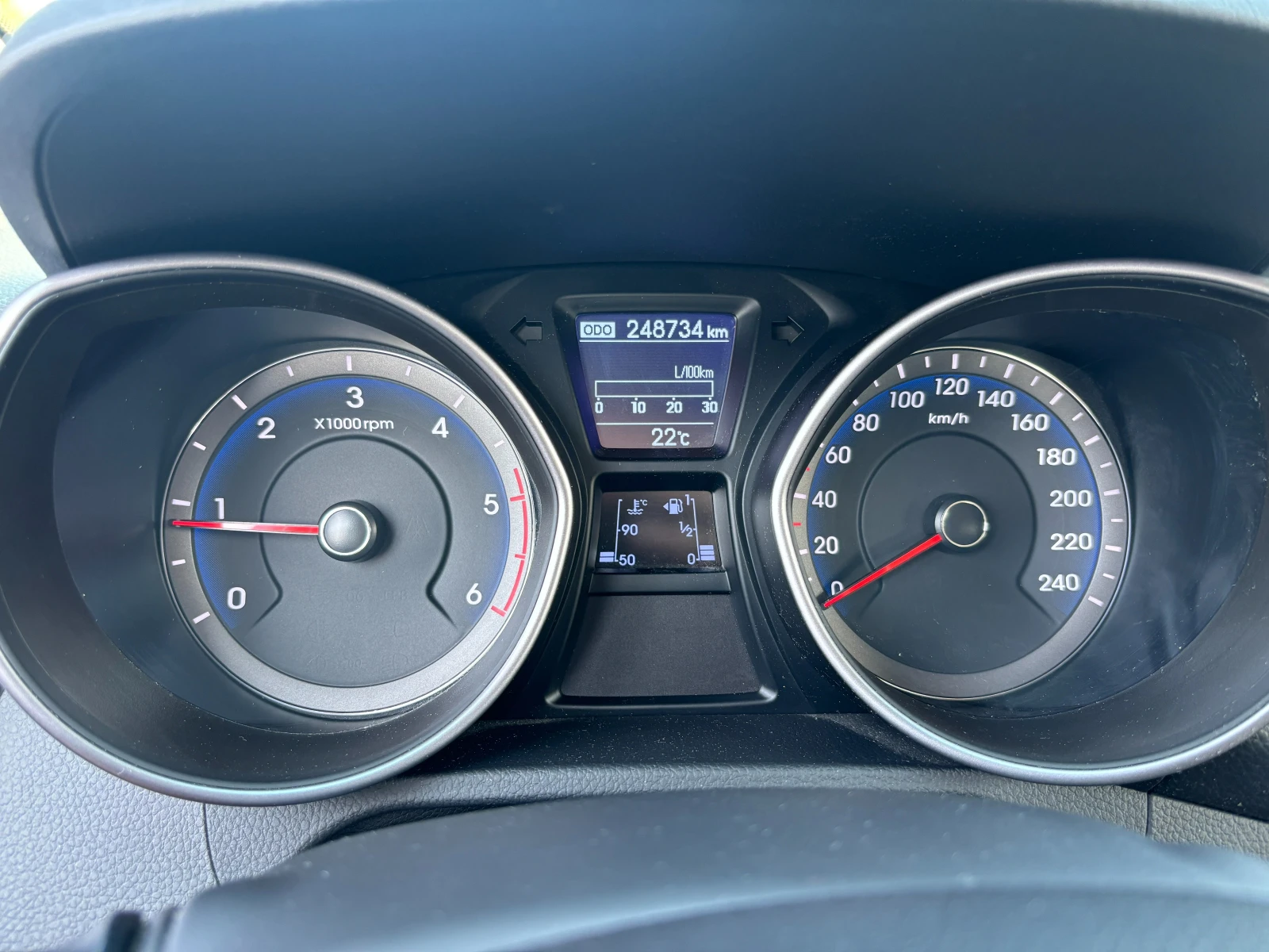 Hyundai I30 1.6 CRDI 128 к.с , снимка 17 - Автомобили и джипове - 55655471