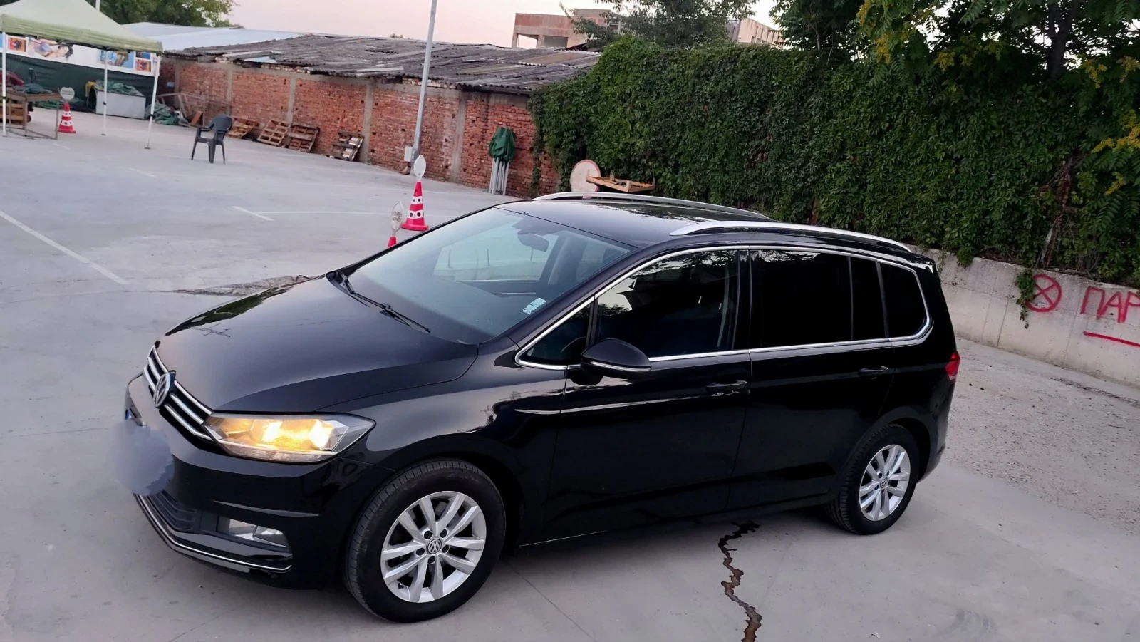 VW Touran 2, 0 TDI 150, снимка 2 - Автомобили и джипове - 55931017