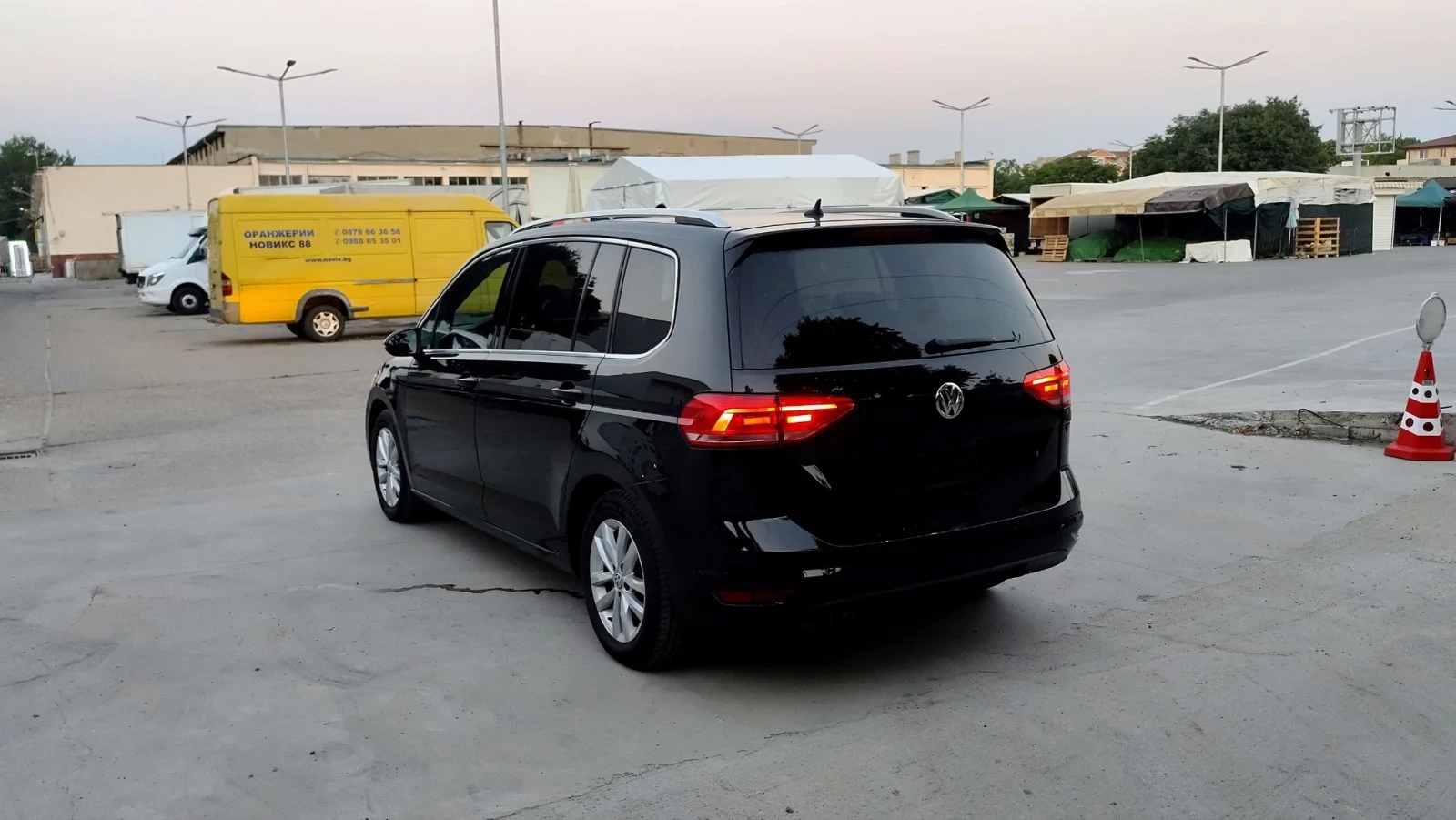 VW Touran 2, 0 TDI 150, снимка 3 - Автомобили и джипове - 55931017