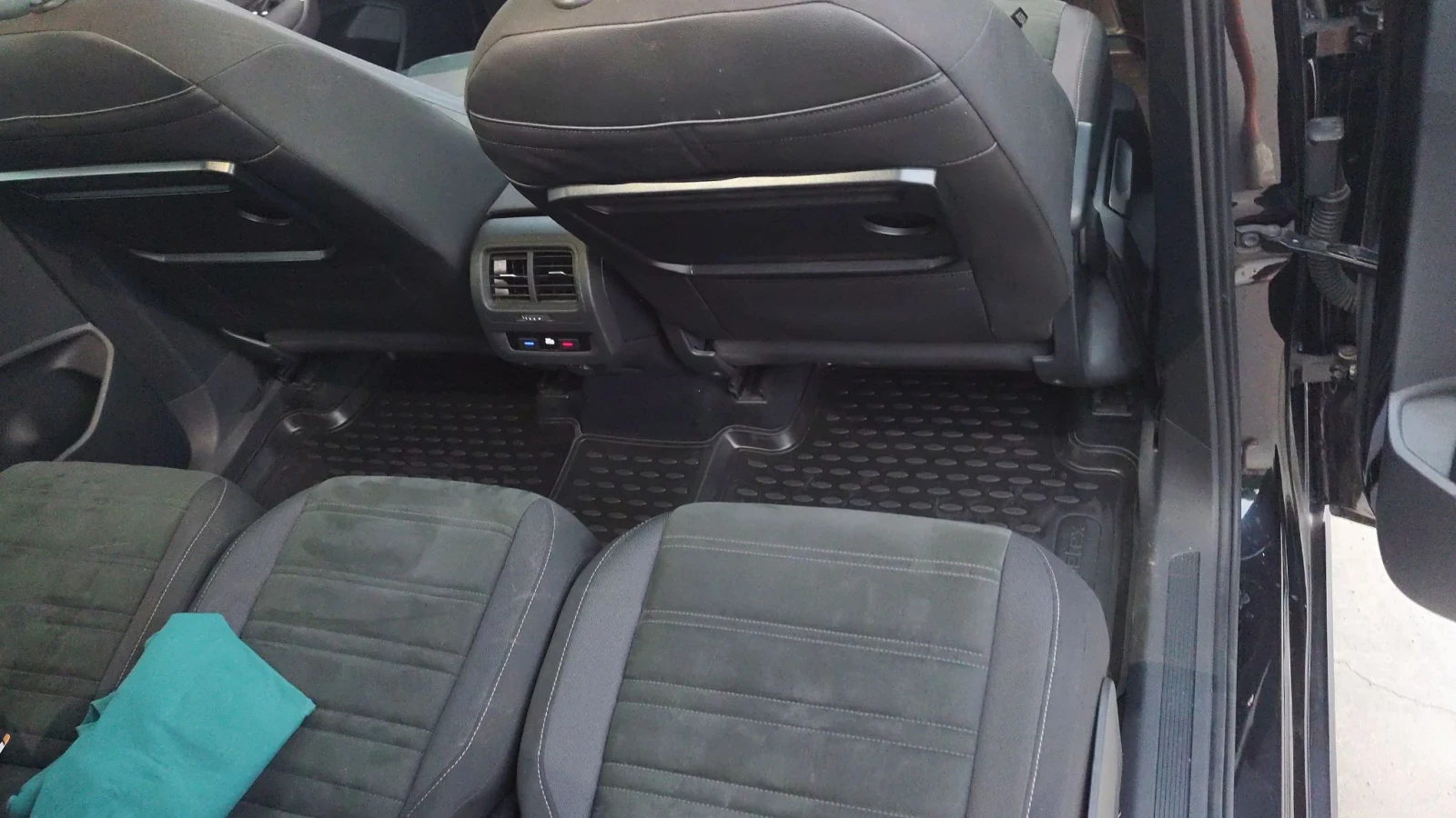 VW Touran 2, 0 TDI 150, снимка 9 - Автомобили и джипове - 55931017