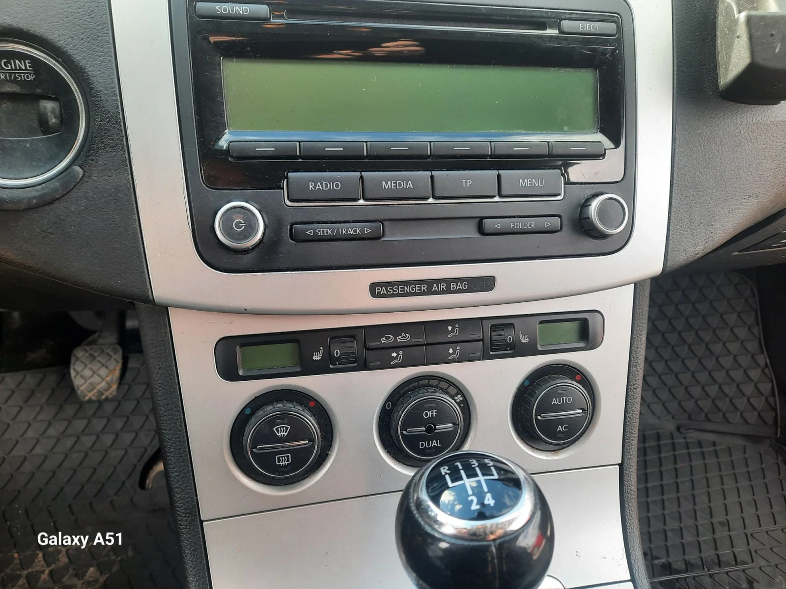 VW Passat 2.0 TDI, 110кс. 2009г., снимка 8 - Автомобили и джипове - 56197232