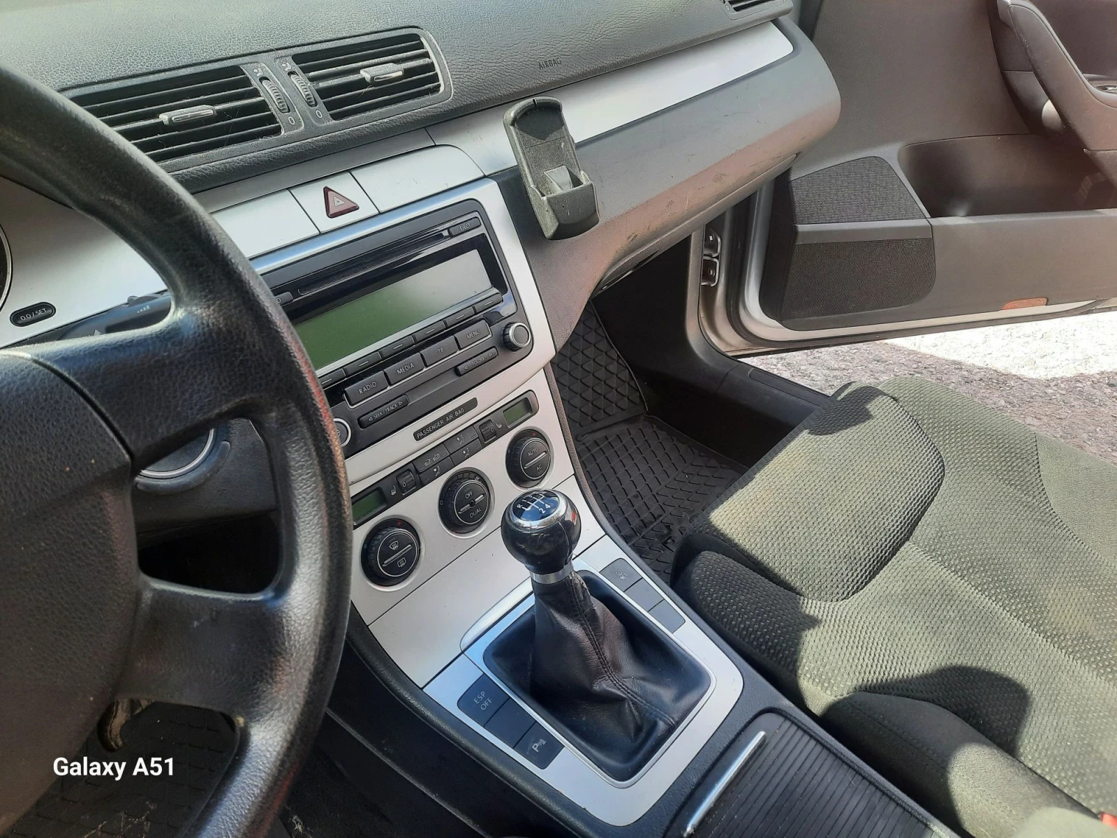 VW Passat 2.0 TDI, 110кс. 2009г., снимка 11 - Автомобили и джипове - 56197232