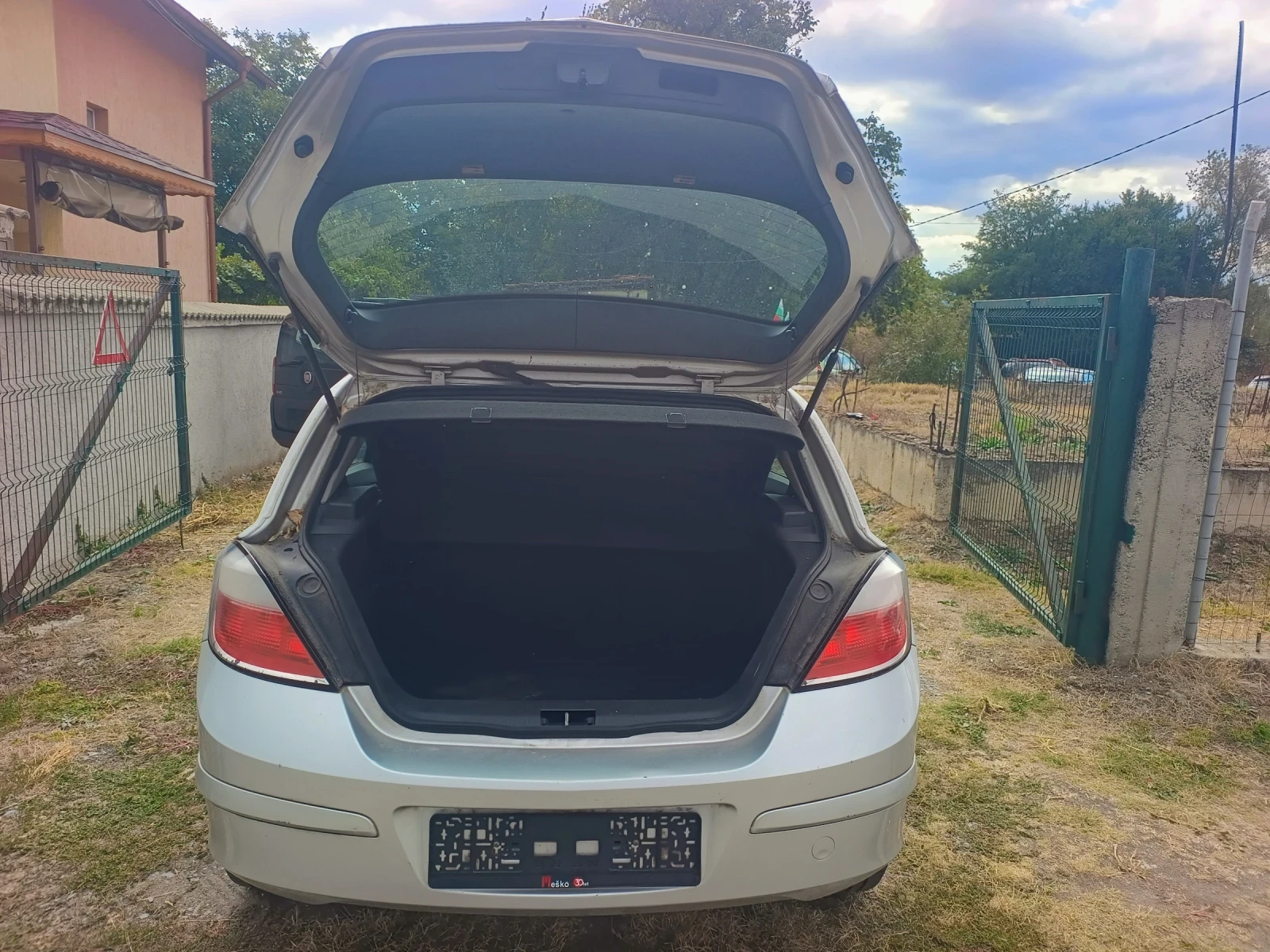 Opel Astra 1.4 I/Ecotec/Климатик/90к.с., снимка 8 - Автомобили и джипове - 56285697