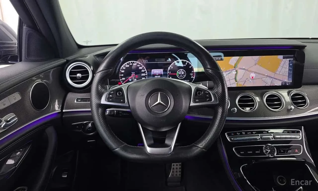 Mercedes-Benz E 300 * E300 4MATIC AMG Line * , снимка 13 - Автомобили и джипове - 56735733