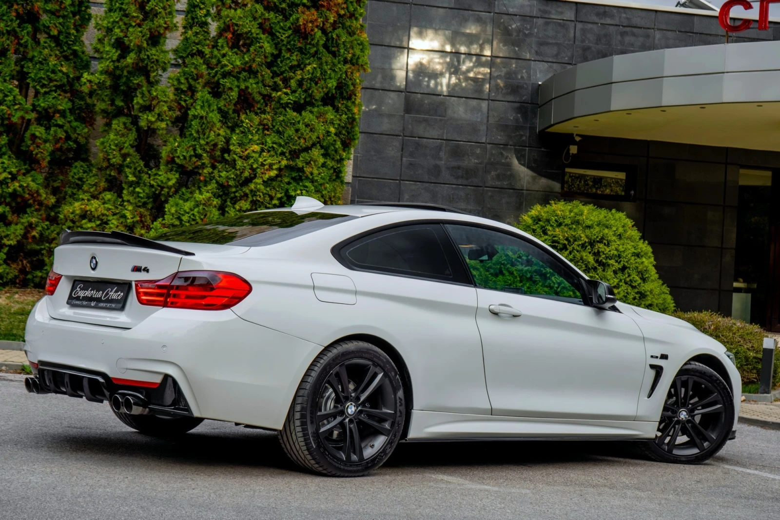 BMW 420 d* M-PERFORMANCE* RED CUT* PIANO BLACK* LED* , снимка 5 - Автомобили и джипове - 56741697