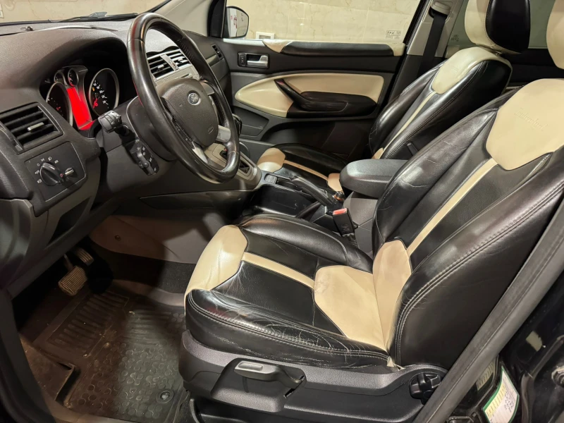 Ford Kuga 2.0D, 163к.с., 4х4, Автомат, Камера, Кожа, Панорам, снимка 7 - Автомобили и джипове - 48034509