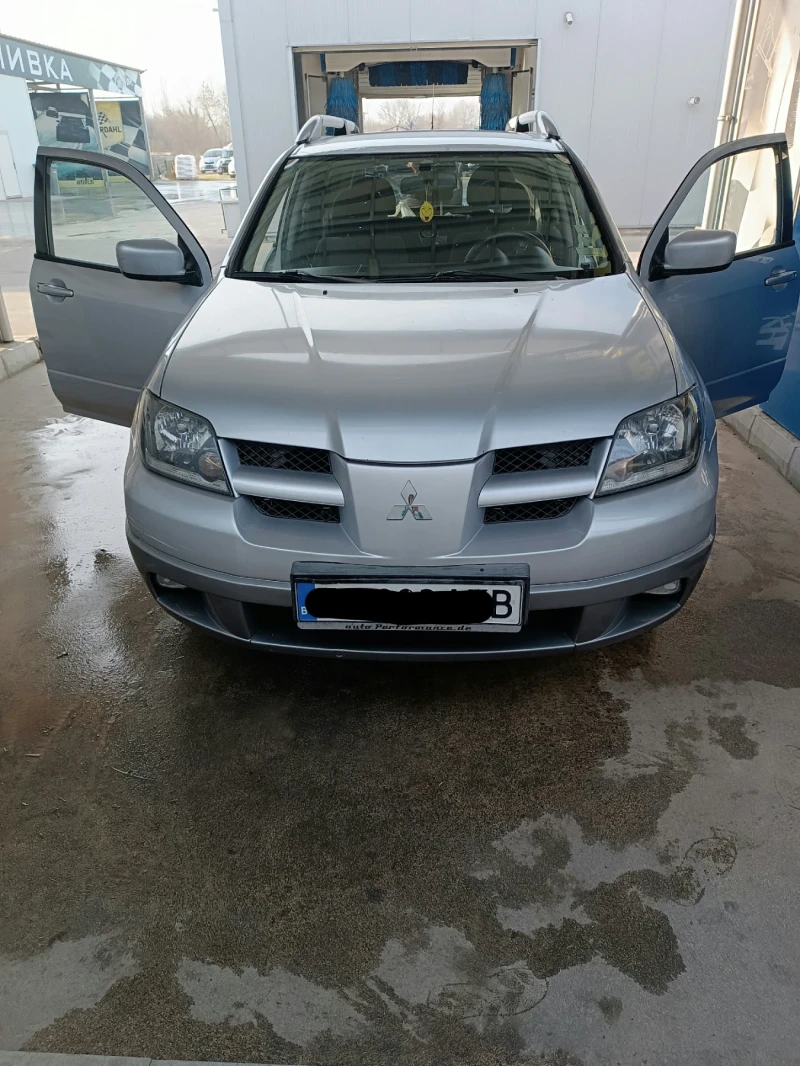 Mitsubishi Outlander 2.0, снимка 1 - Автомобили и джипове - 48406602