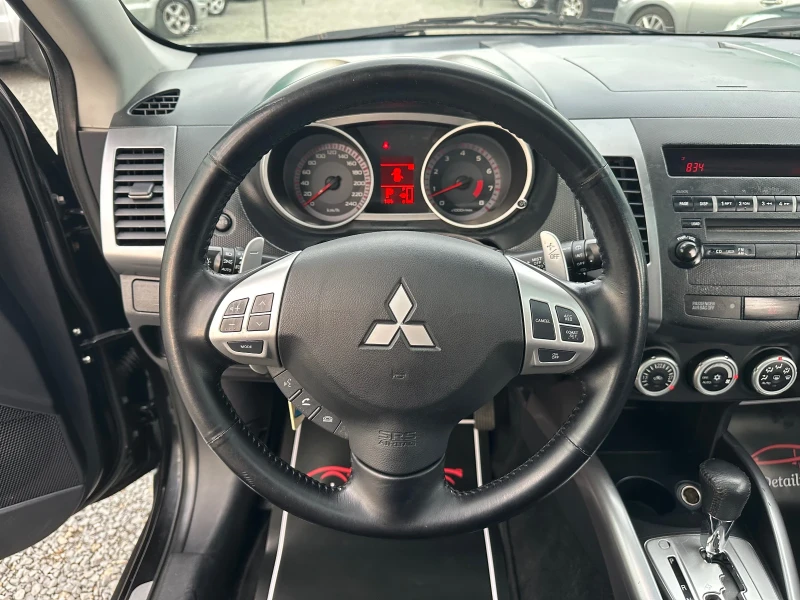 Mitsubishi Outlander 2.4I Автоматик 7-местен FULL, снимка 9 - Автомобили и джипове - 52148657