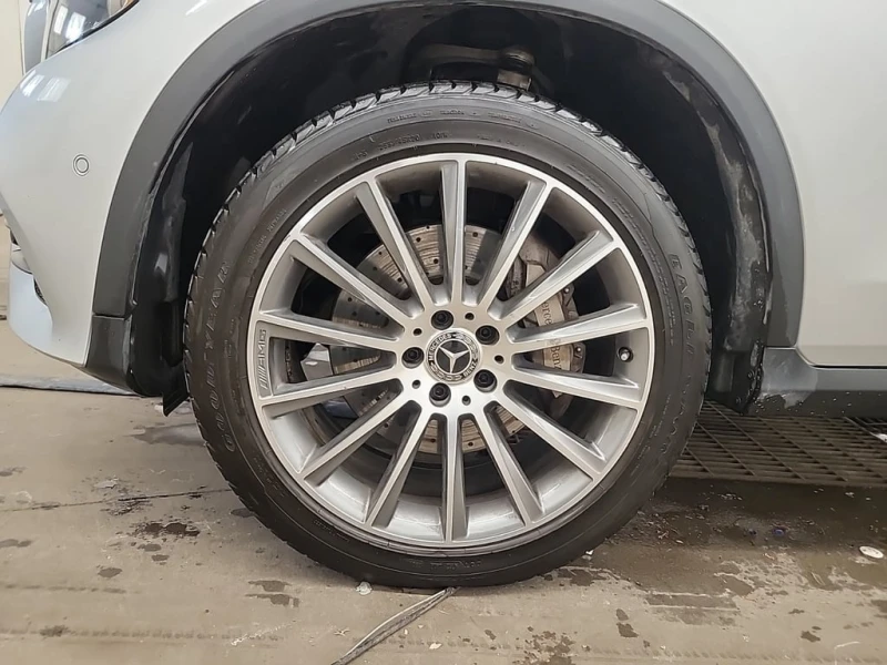 Mercedes-Benz GLC 300 * CARFAX * ФИНАНСИРАНЕ, снимка 17 - Автомобили и джипове - 53013956