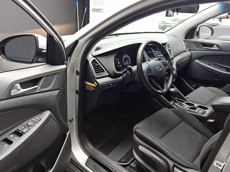 Hyundai Tucson DIESEL 1.7 2WD STYLE, снимка 10 - Автомобили и джипове - 54955821