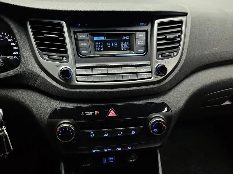 Hyundai Tucson DIESEL 1.7 2WD STYLE, снимка 13 - Автомобили и джипове - 54955821