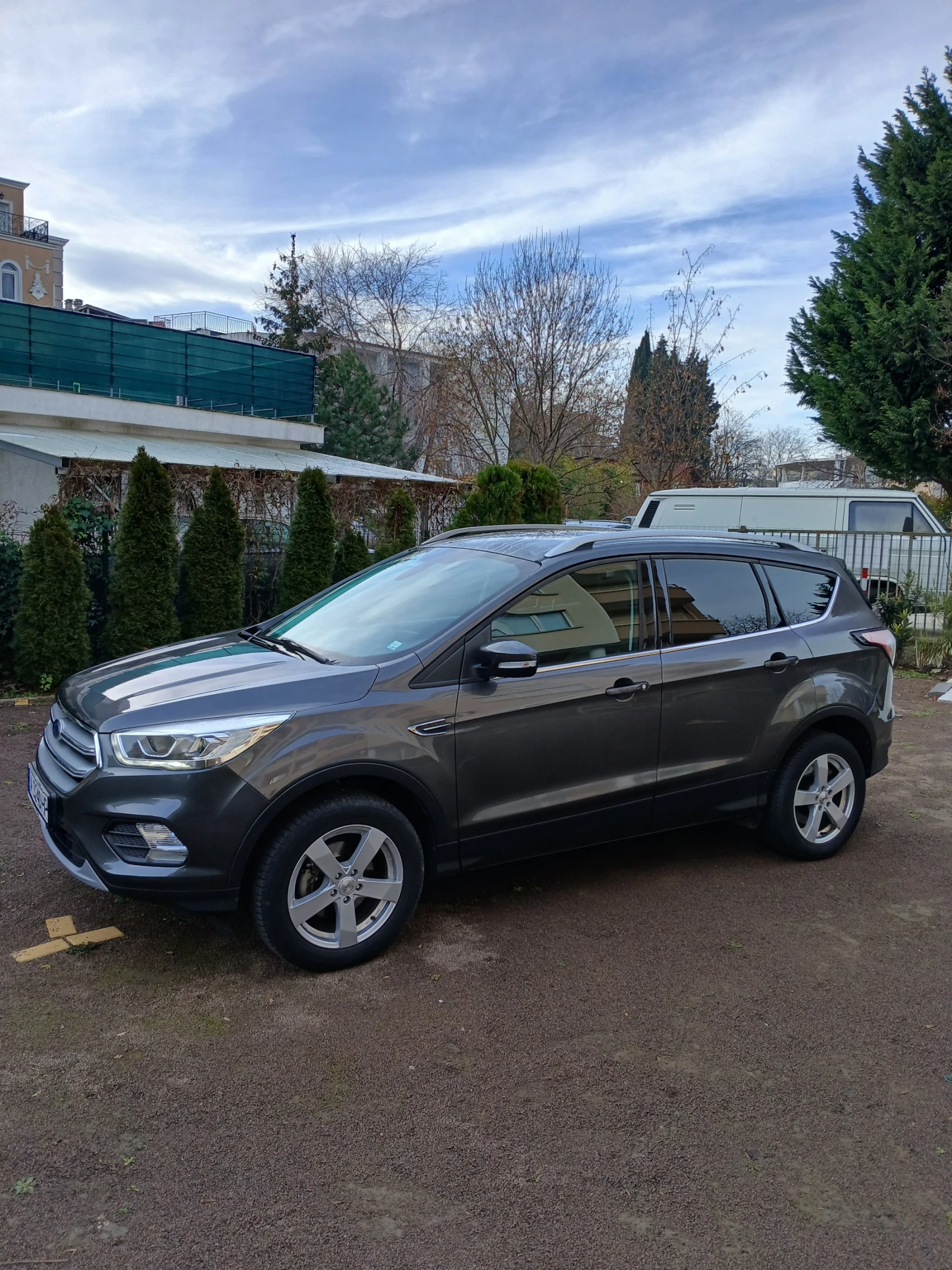 Ford Kuga  - изображение 2